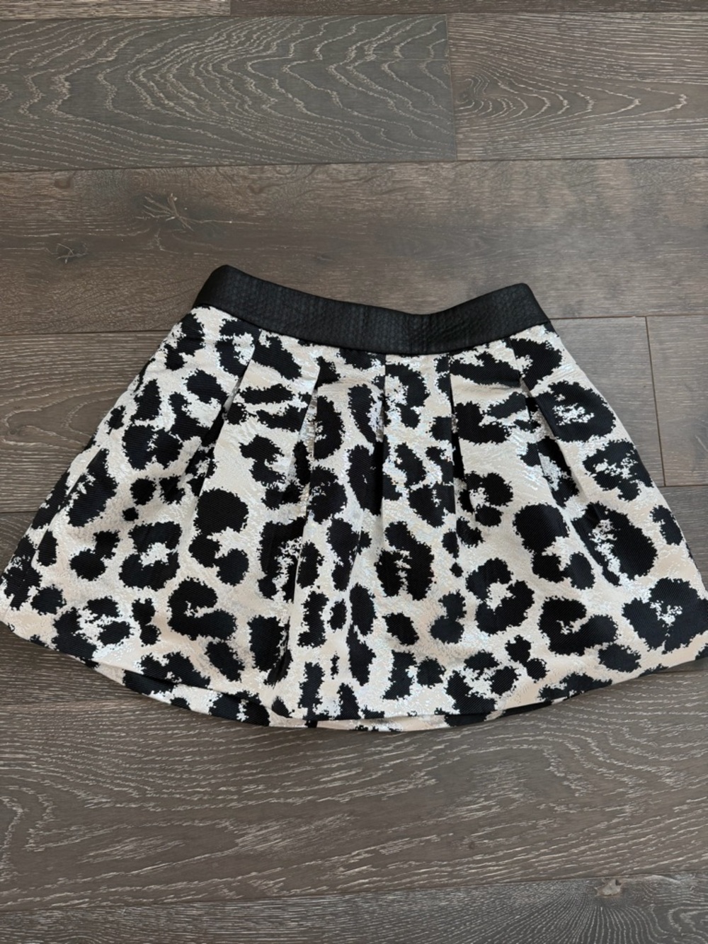 Banana Republic Black & White Leopard Print Skirt